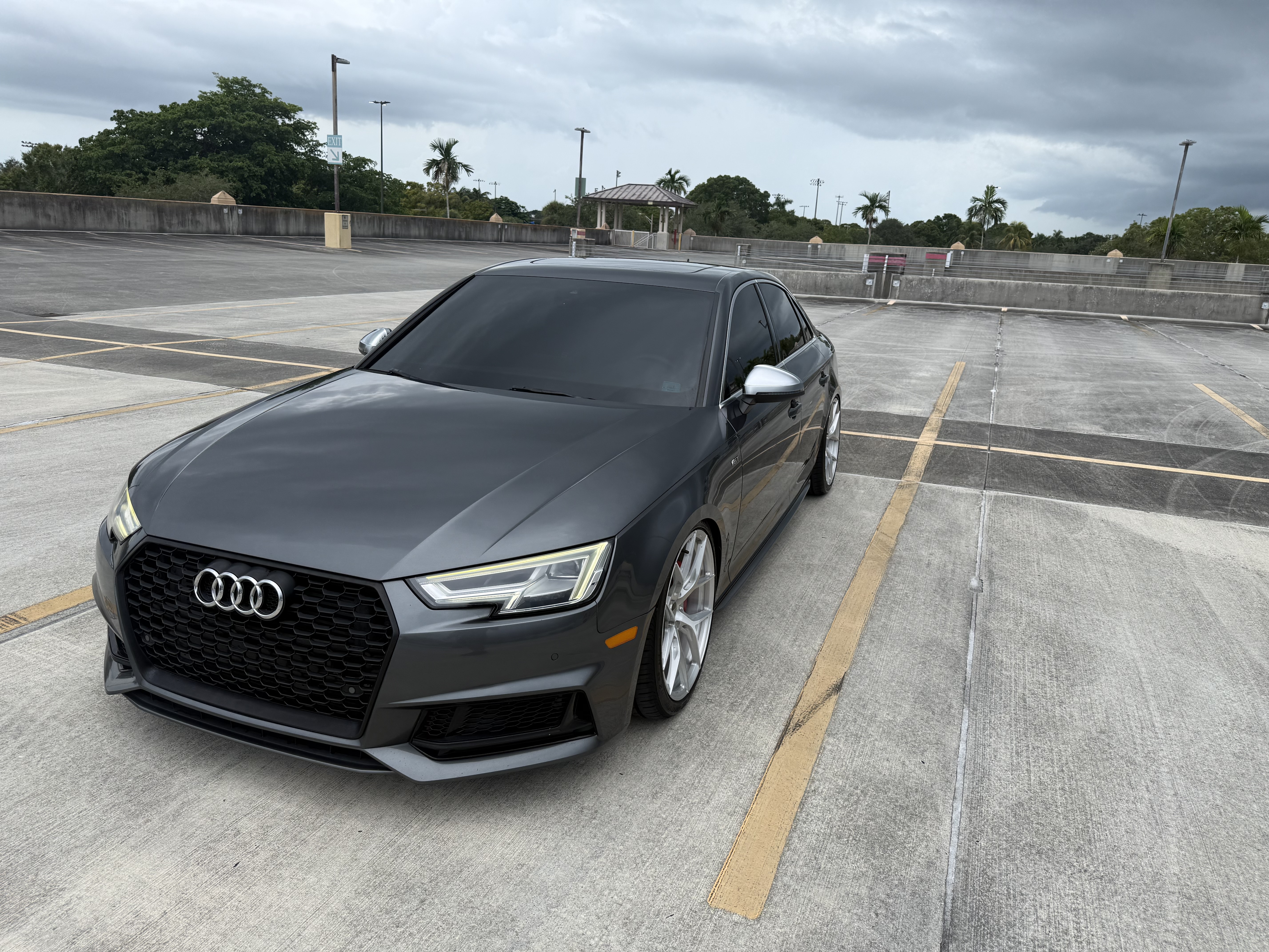 Used 2018 Audi S4 Premium Plus w/ S Sport Package AWD/4WD image 2