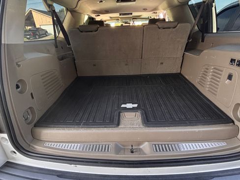 Used 2019 Chevrolet Suburban Premier AWD/4WD image 22