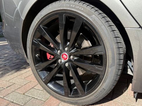 Used 2018 Jaguar XF S image 11