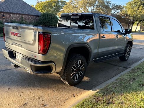 Used 2024 GMC Sierra 1500 AT4 w/ Technology Package image 4