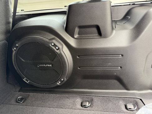 Used 2023 Jeep Wrangler Unlimited Sahara image 13