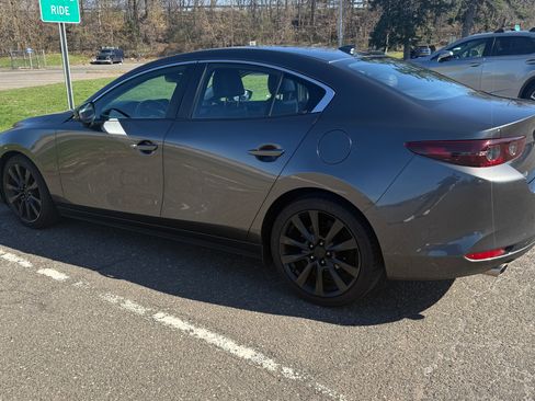 Used 2019 MAZDA MAZDA3 AWD Sedan w/ Preferred Package image 10