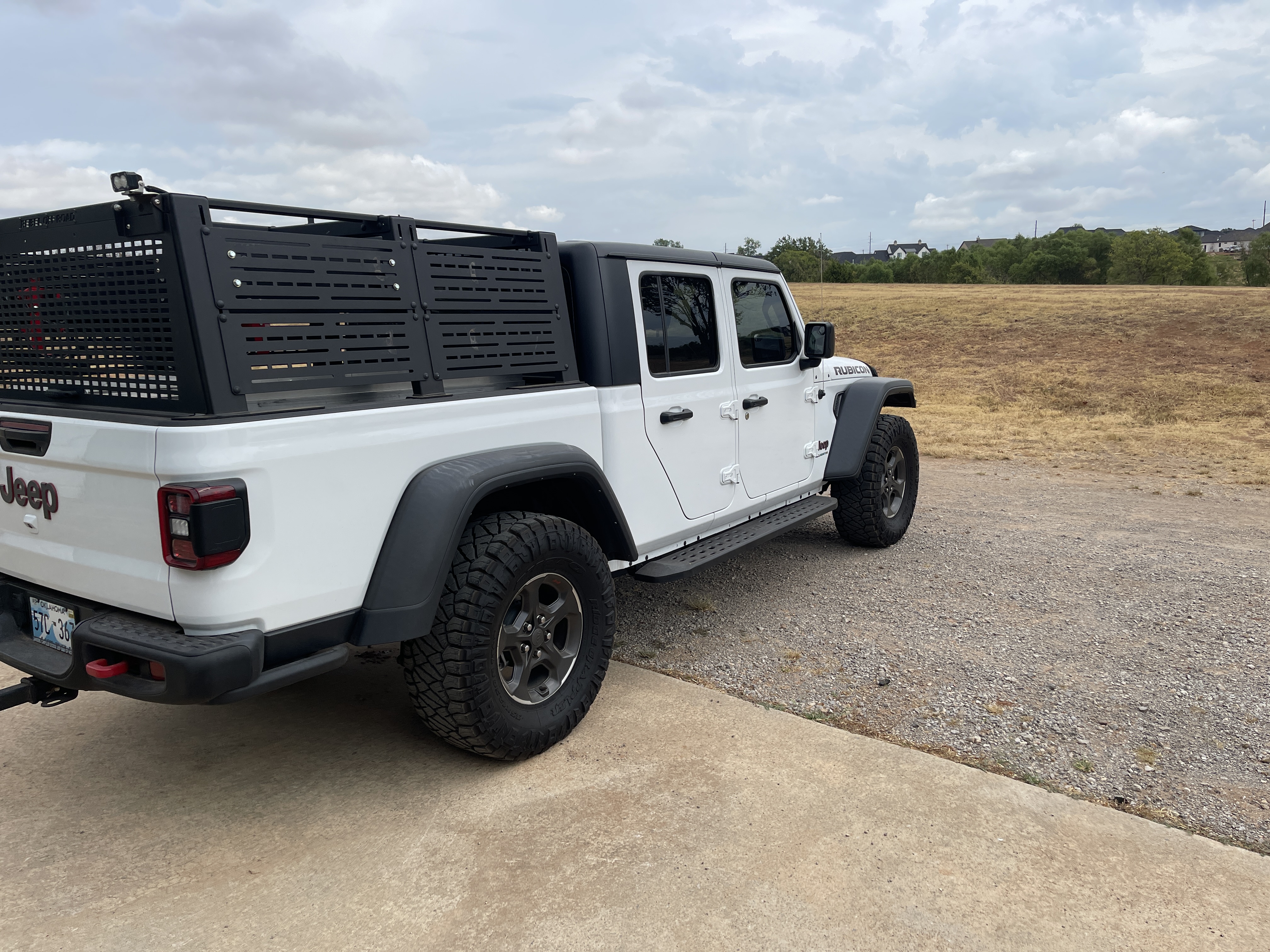 Used 2023 Jeep Gladiator Rubicon w/ LED Lighting Group AWD/4WD image 13