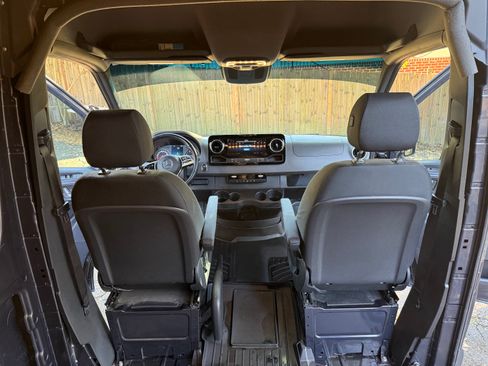 Used 2023 Mercedes-Benz Sprinter 3500 image 23