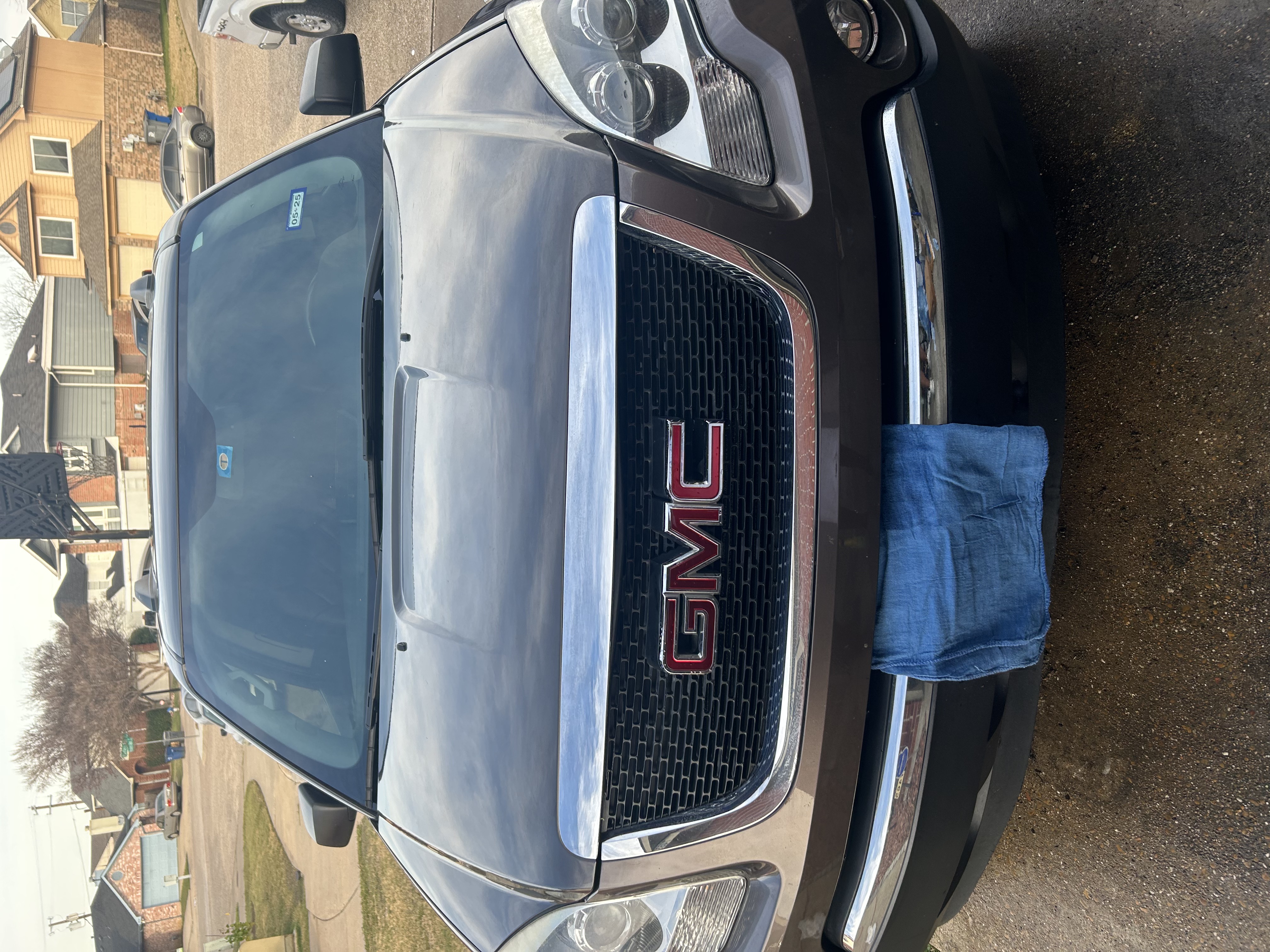 Used 2012 GMC Acadia SLE FWD image 1