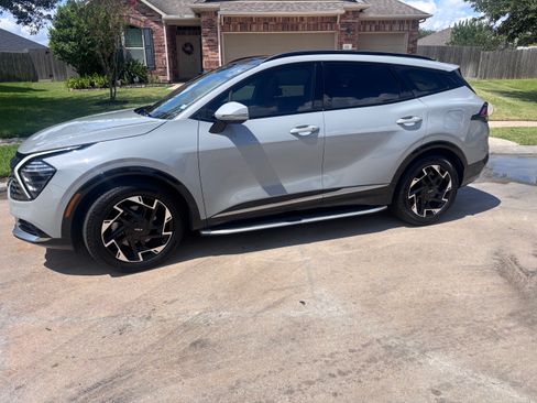 Used 2025 Kia Sportage SX FWD image 4
