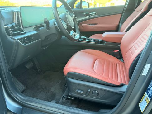 Used 2025 Kia Sportage SX Prestige image 12