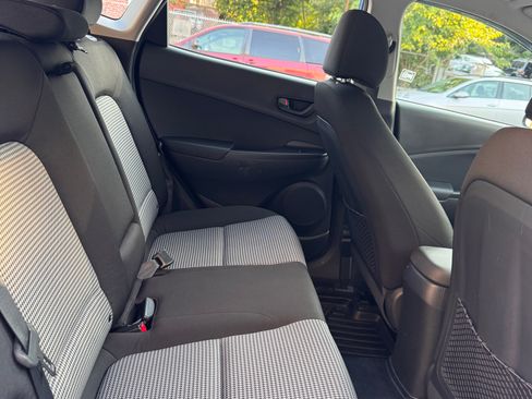 Used 2020 Hyundai Kona SE AWD/4WD image 6