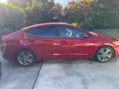 Used 2018 Hyundai Elantra Limited image 5