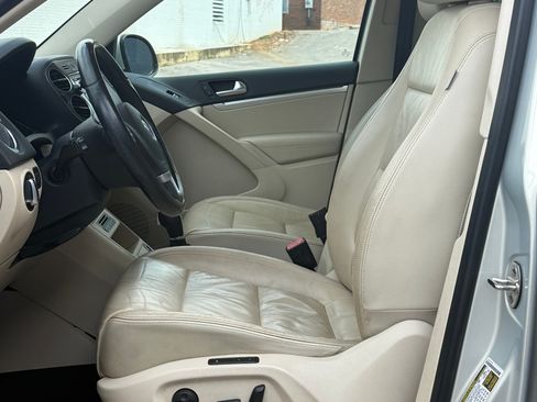 Used 2012 Volkswagen Tiguan SEL image 2