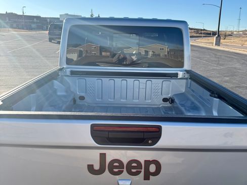 Used 2023 Jeep Gladiator Mojave w/ Cold Weather Group image 13