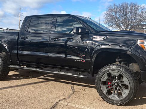 Used 2021 GMC Sierra 1500 AT4 w/ AT4 Premium Package image 1