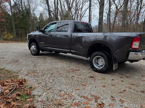 Used 2022 RAM 3500 Tradesman image 4