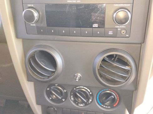 Used 2009 Jeep Wrangler X image 13