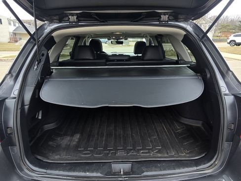 Used 2018 Subaru Outback 3.6R Limited image 18