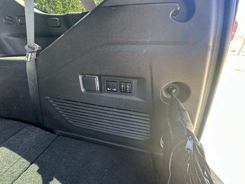 Used 2021 GMC Yukon AT4 w/ AT4 Premium Plus Package AWD/4WD image 15
