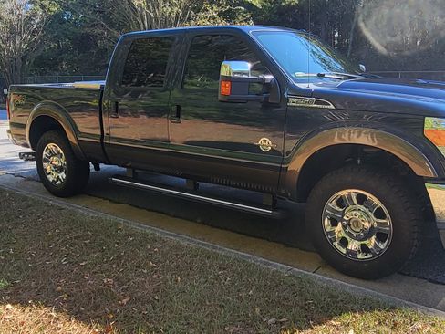 Used 2016 Ford F250 Lariat w/ Lariat Ultimate Package image 2