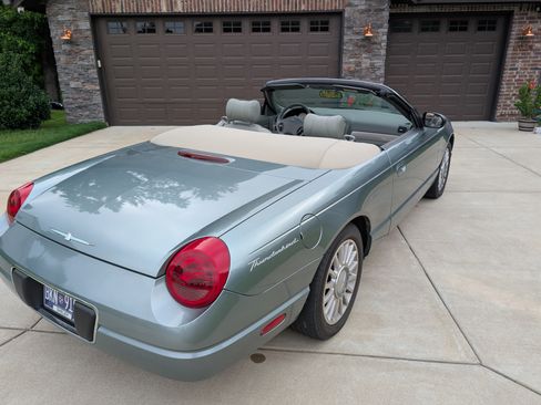 Used 2004 Ford Thunderbird Pacific Coast image 12