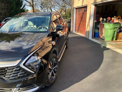 Used 2023 Kia Sportage EX w/ EX Premium Package image 4