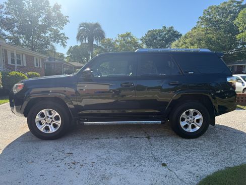 Used 2015 Toyota 4Runner SR5 image 10