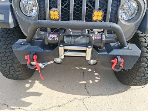 Used 2020 Jeep Gladiator Sport w/ Quick Order Package 24S image 8