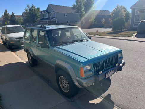 Used 1995 Jeep Cherokee Country image 1