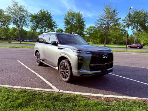Used 2025 INFINITI QX80 Autograph AWD/4WD image 2