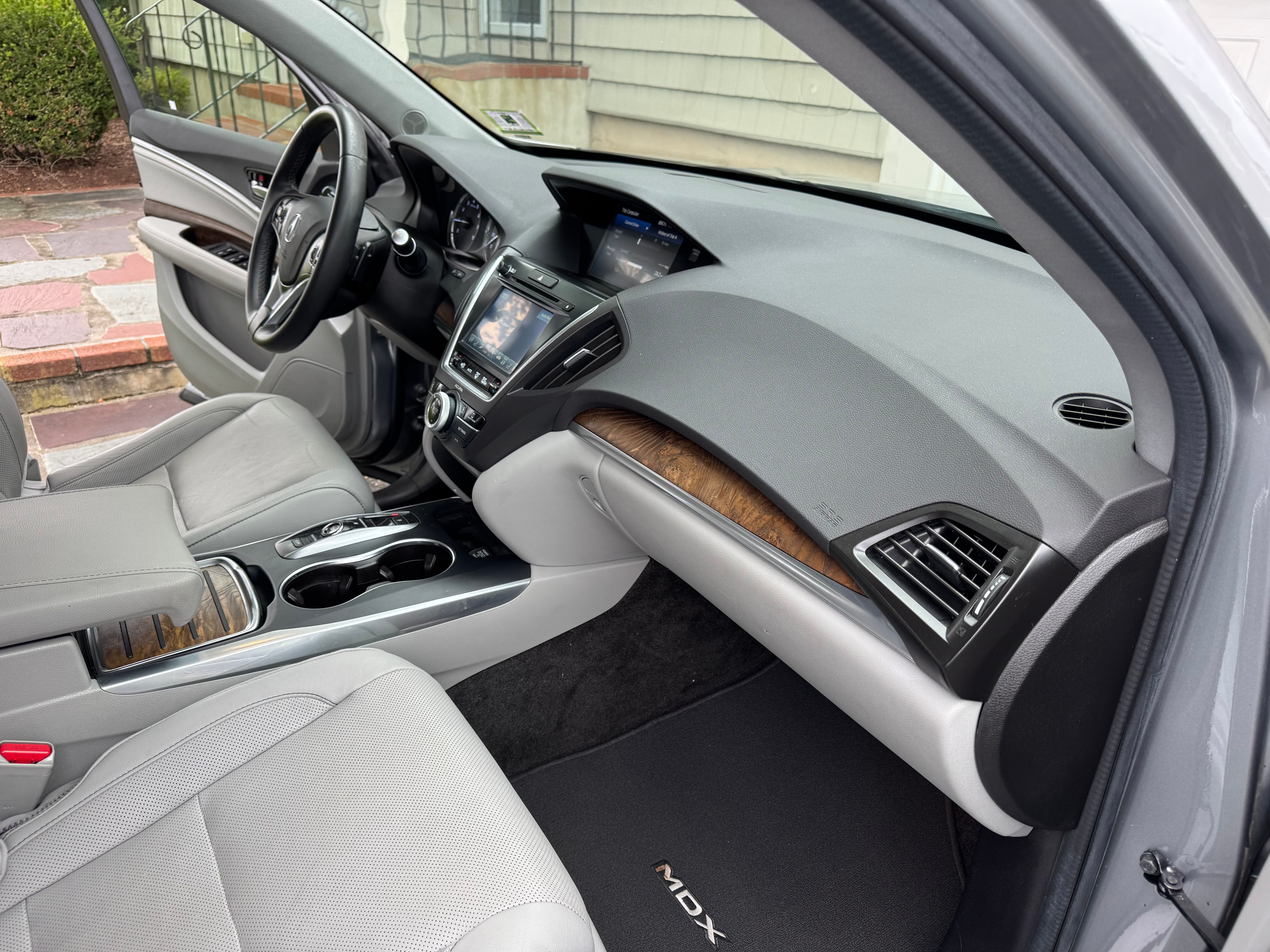 Used 2019 Acura MDX w/ Technology Package AWD/4WD image 17