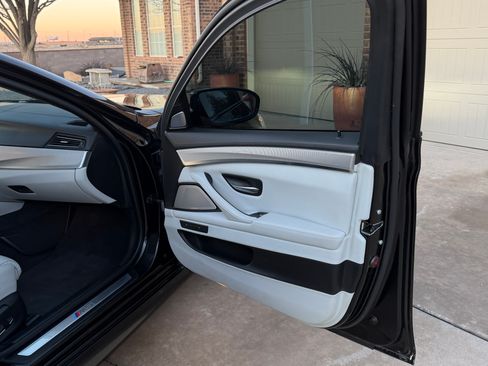 Used 2016 BMW M5 image 22