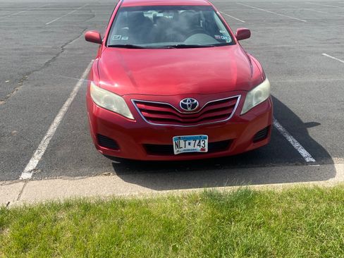 Used 2011 Toyota Camry LE FWD image 5