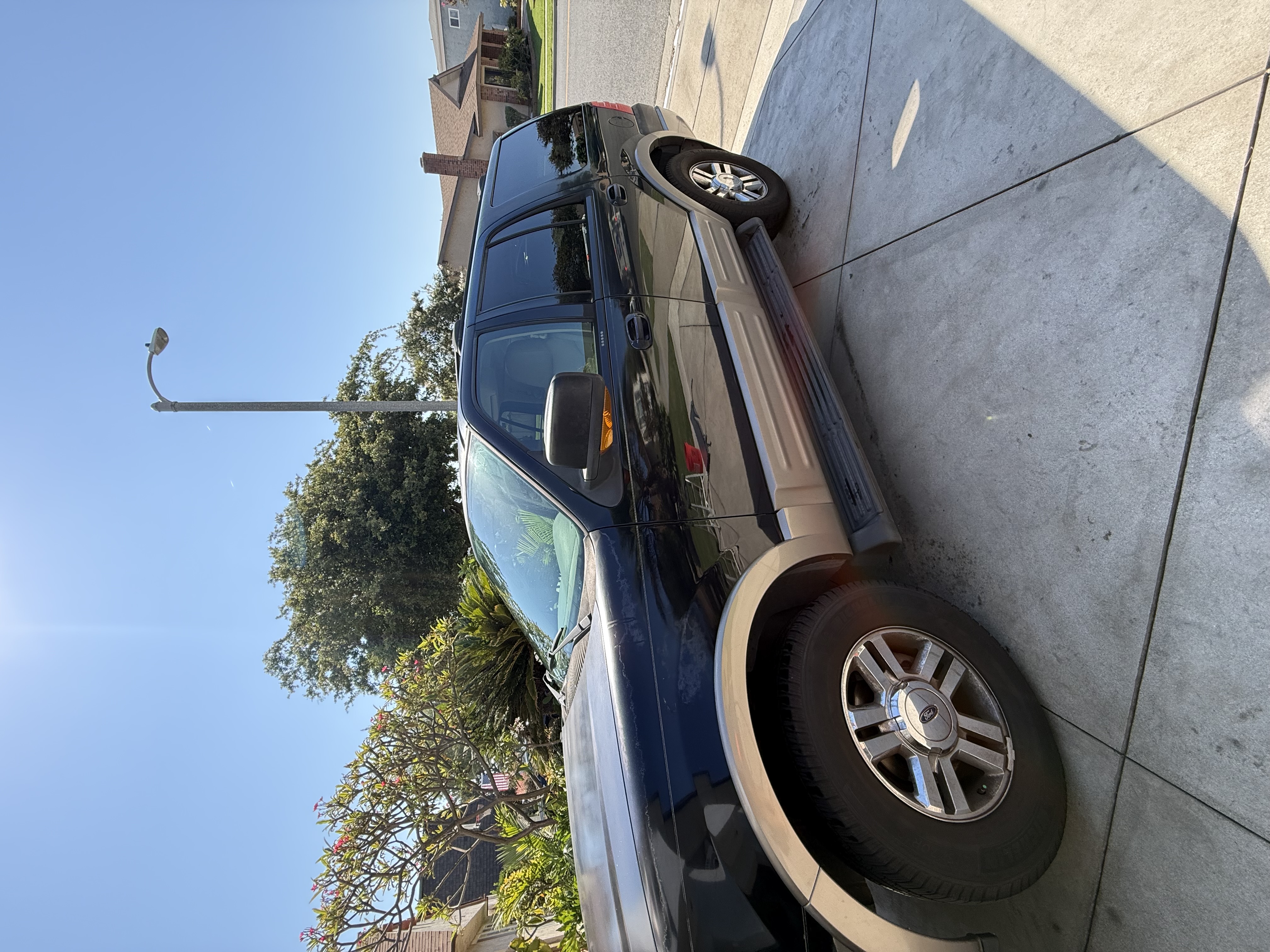Used 2003 Ford Expedition Eddie Bauer RWD image 2