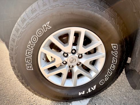 Used 2014 Nissan Frontier SV image 6