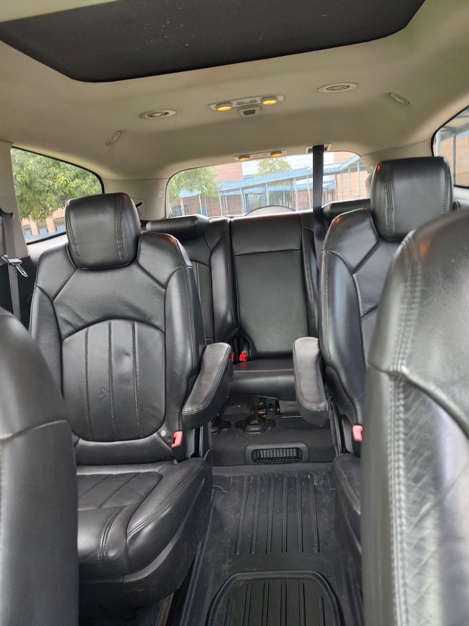 Used 2008 Buick Enclave CXL w/ Luxury Package FWD image 12