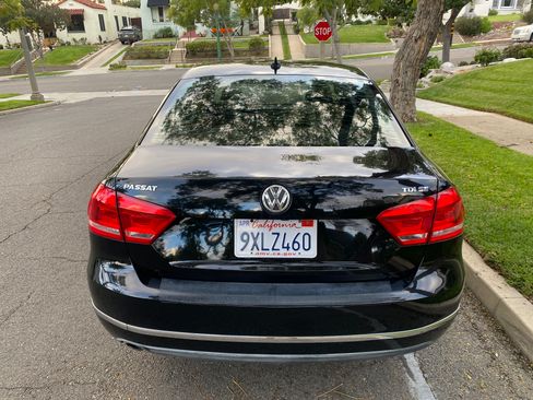 Used 2015 Volkswagen Passat TDI SE image 1