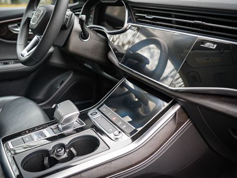 Used 2023 Audi Q8 Premium Plus w/ Premium Plus Package image 29