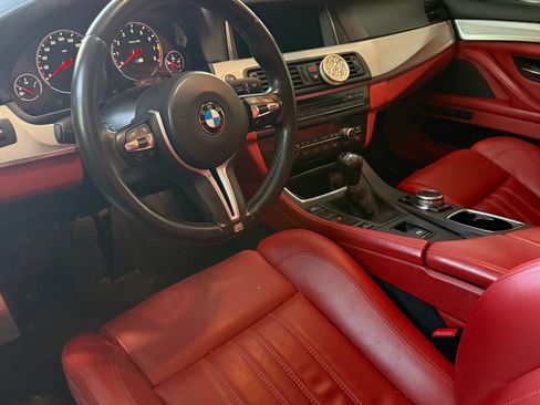 Used 2016 BMW M5 RWD image 1