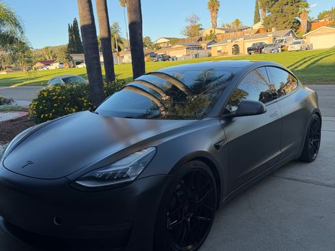 Used 2019 Tesla Model 3 Performance image 4