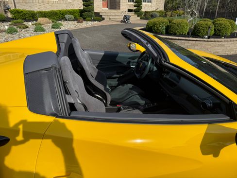 Used 2021 Ferrari F8 Tributo RWD image 17