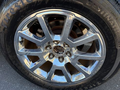 Used 2010 Chevrolet Avalanche LT w/ Luxury Package image 6