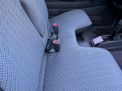 Used 1997 Nissan Pickup XE image 11