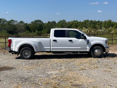 Used 2018 Ford F350 XL w/ Power Equipment Group image 9