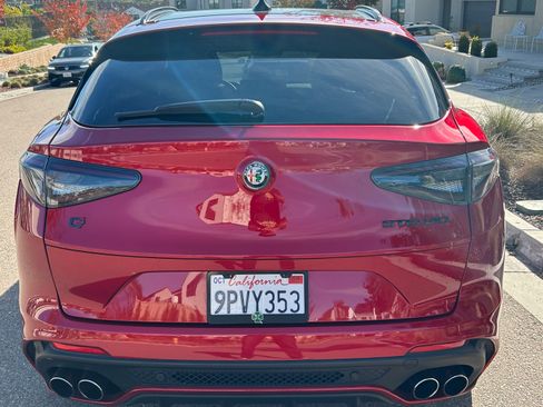 Used 2024 Alfa Romeo Stelvio Quadrifoglio image 5