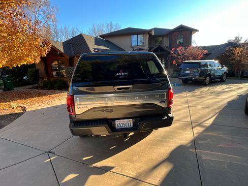 Used 2016 Ford F150 Platinum w/ Equipment Group 701A Luxury image 5