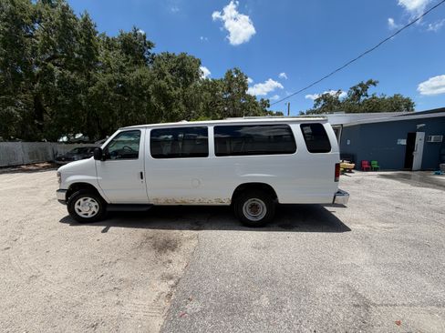Used 2008 Ford E-350 and Econoline 350 XLT RWD image 6