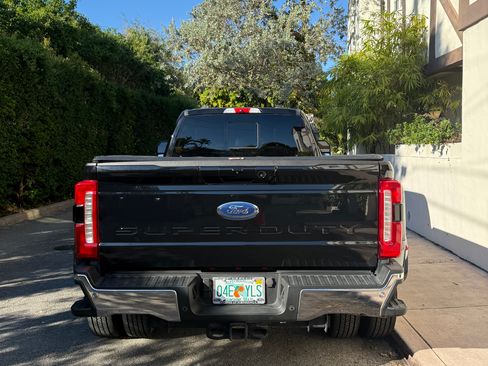 Used 2023 Ford F450 Lariat image 11