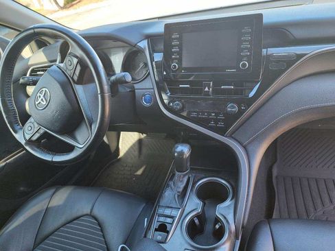 Used 2021 Toyota Camry SE w/ Cold Weather Package image 2