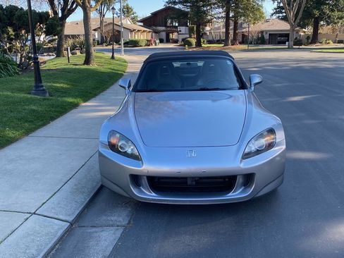 Used 2005 Honda S2000 image 4