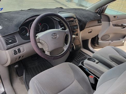 Used 2004 Toyota Sienna LE image 14