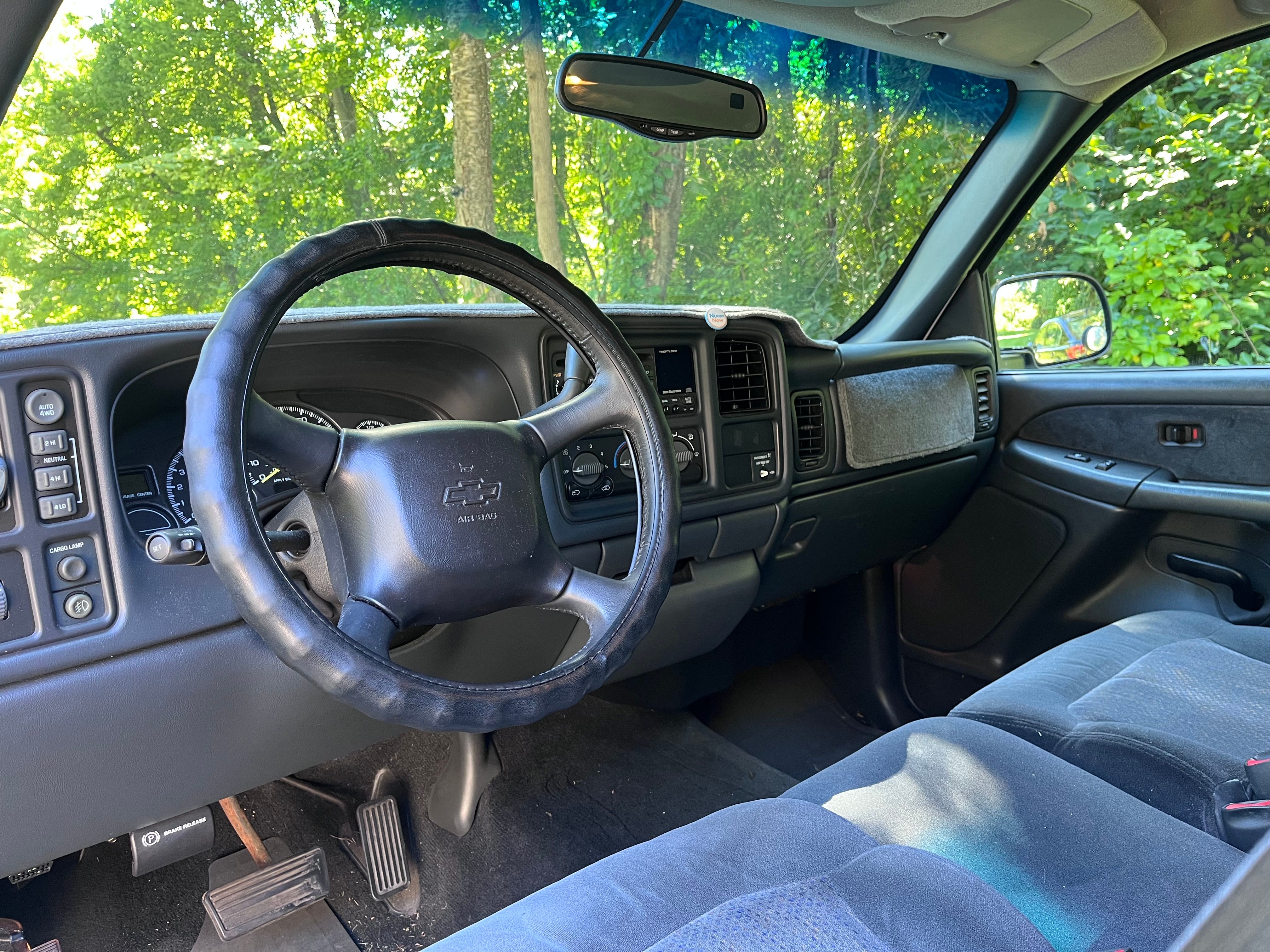 Used 2000 Chevrolet Silverado 1500 LS w/ Off-Road Chassis Pkg AWD/4WD image 19