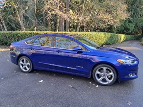 Used 2014 Ford Fusion SE image 1